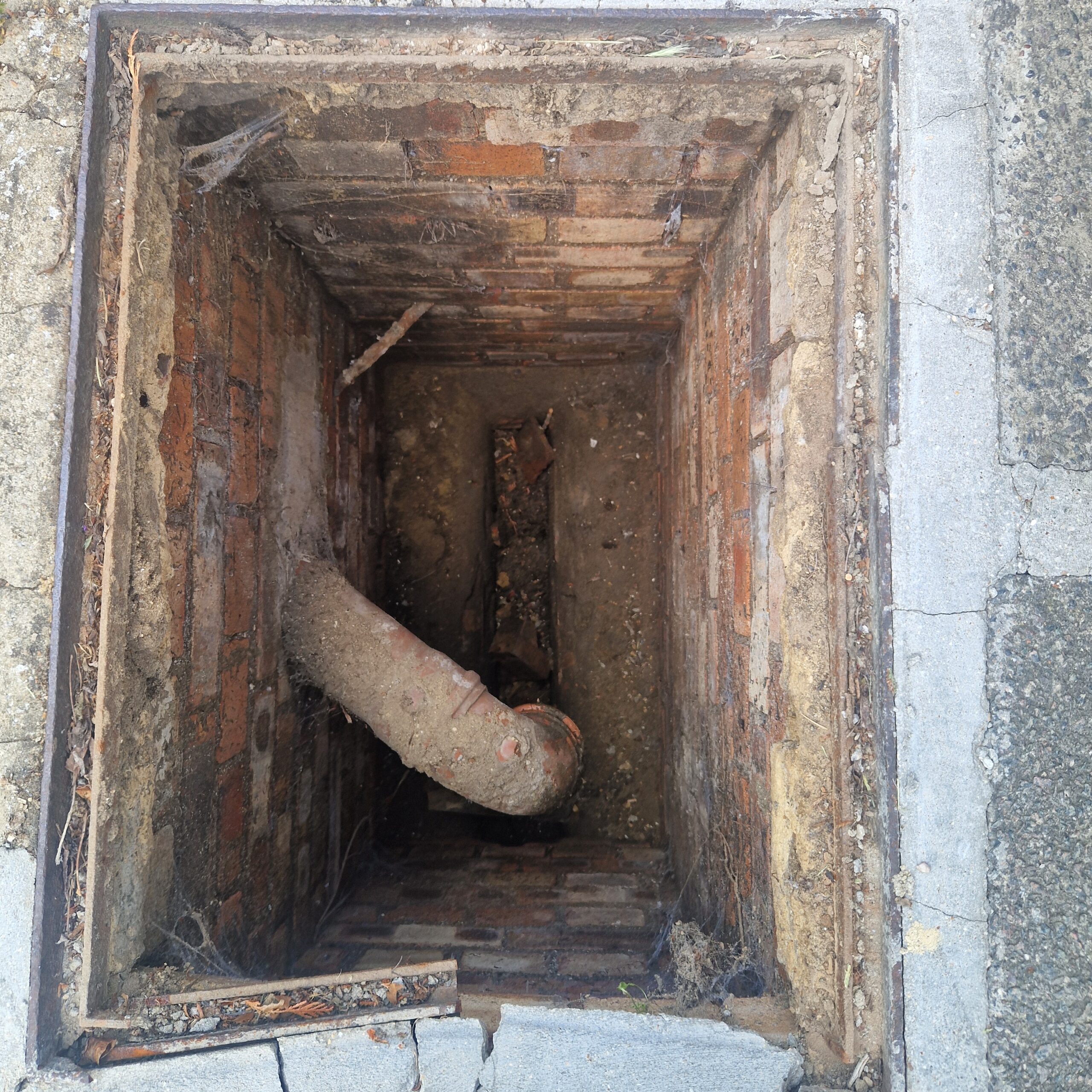 Emergency Drain Repairs in Croydon England UK