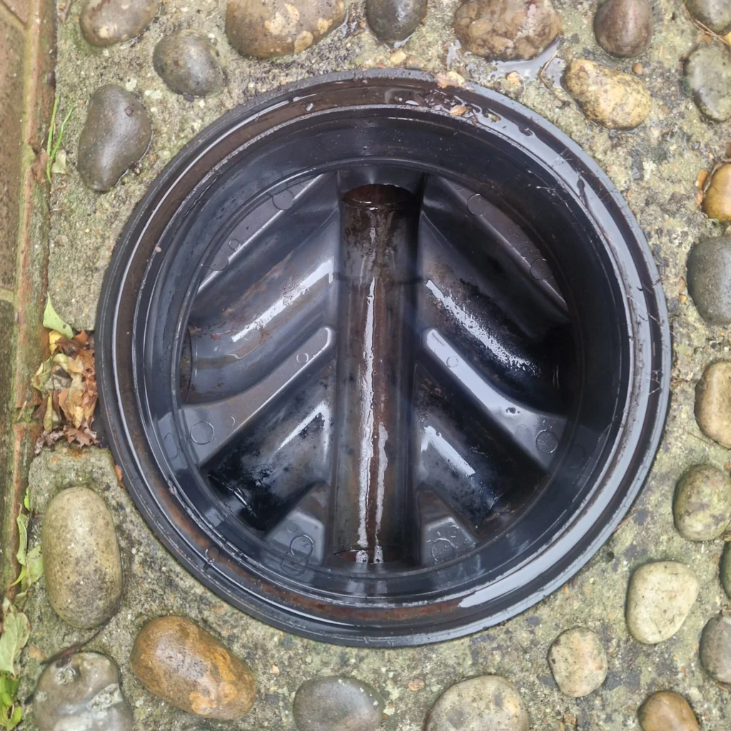 24-Hour Drainage Emergency Callout in Epsom by drainage & plumbing Ltd