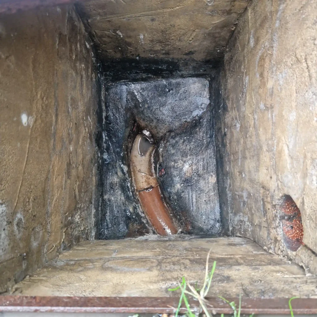 Drain repair services using high pressure jetting through manhole access