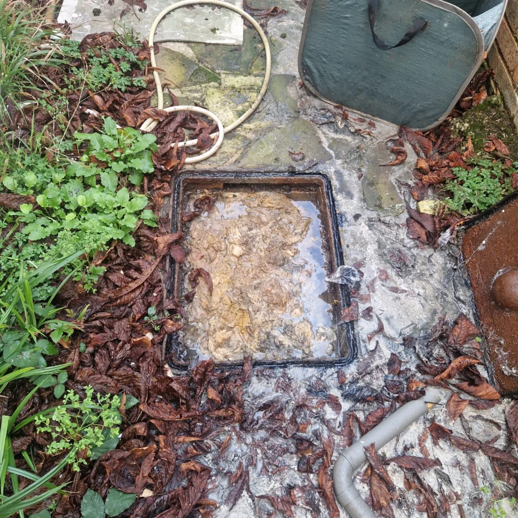 Local drain jetting engineers working on blocked drains