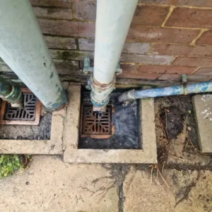 Engineer providing drainage services-Drainage & Plumbing Ltd