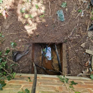Emergency engineer attending Gatwick drain problems at 24/7 by Drainage&Plumbing Ltd