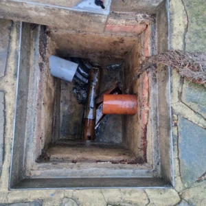 Blocked drain experts in Surrey providing 24/7 emergency drain services