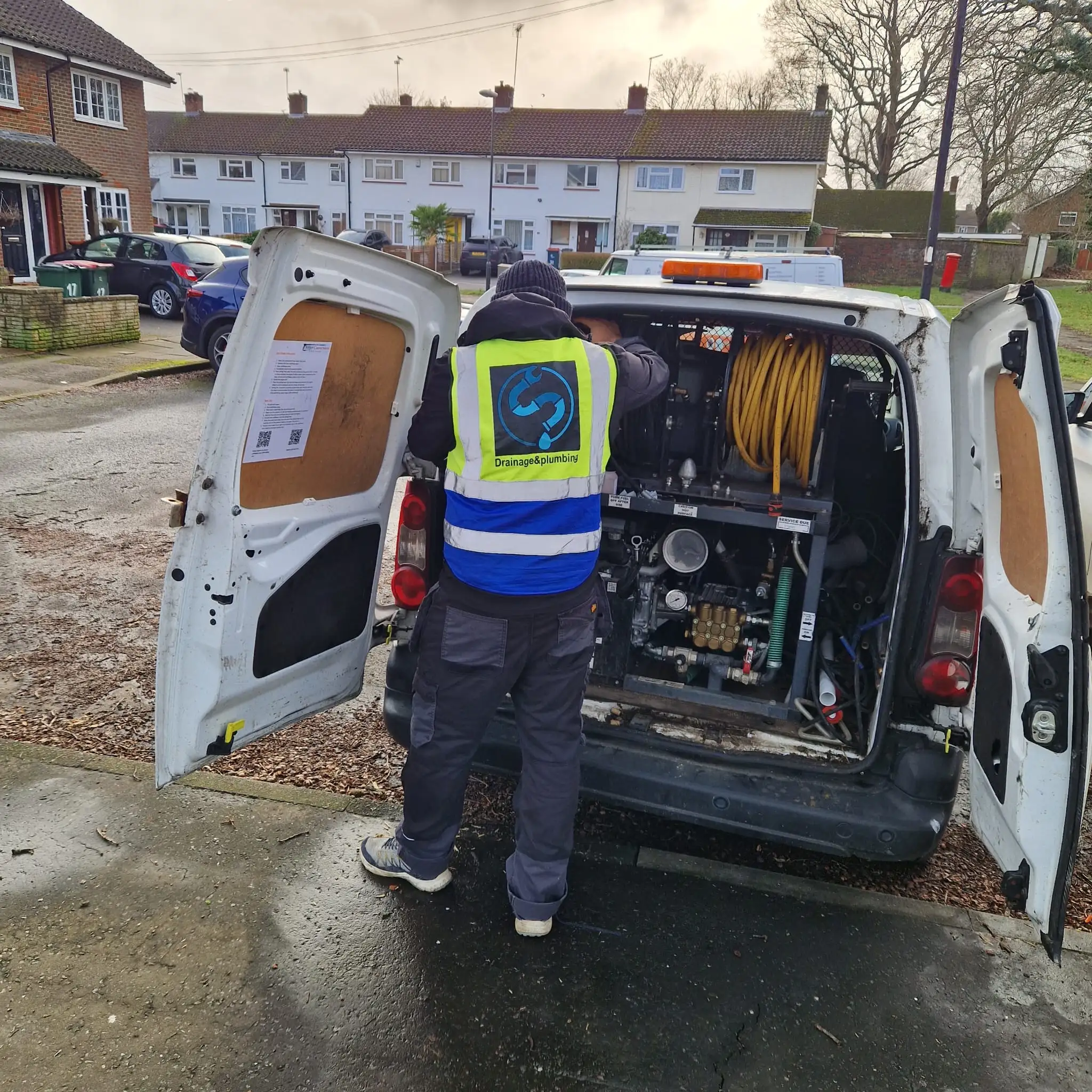 Emergency drain unblocking Croydon van and equipment
