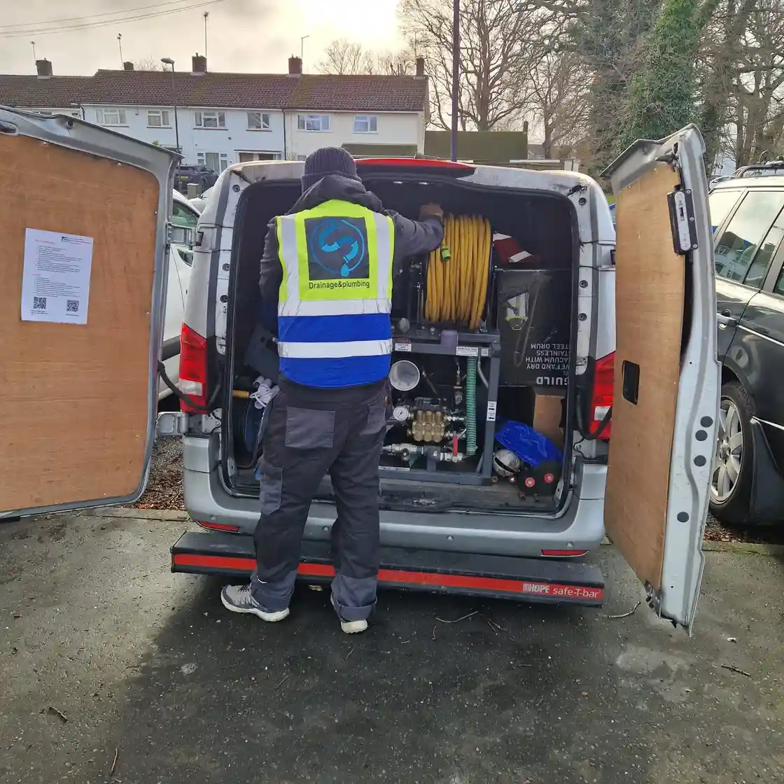 Main sewer line clearance in Purley area