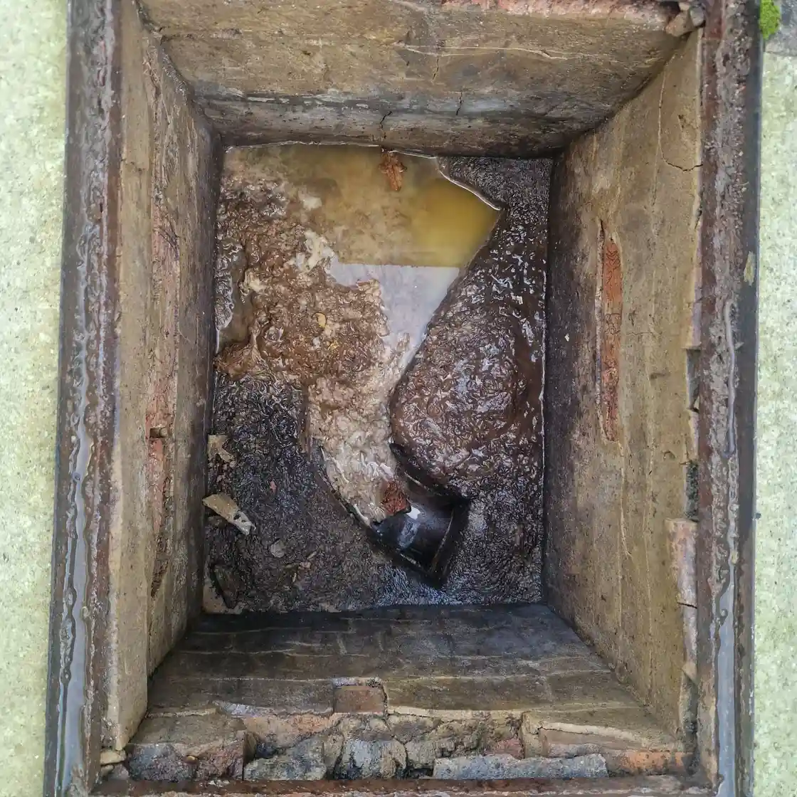 Local drainage plumber serving Mitcham CR4